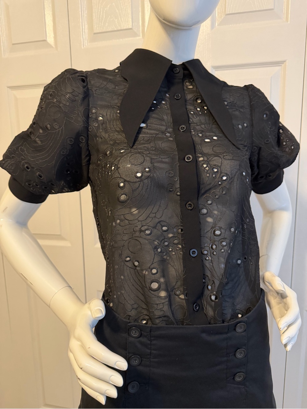 Gracia Black eyelet short puff sleeve shirt